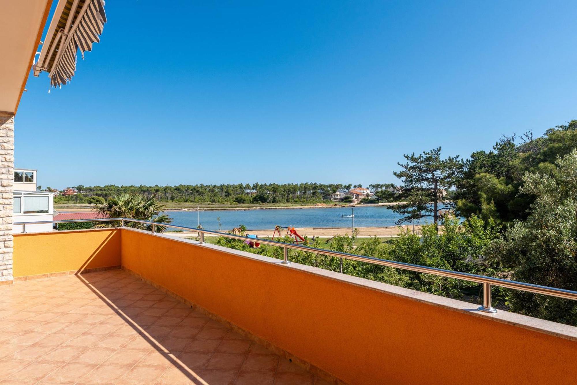 Apartments By The Sea Privlaka, Zadar - 666 Экстерьер фото