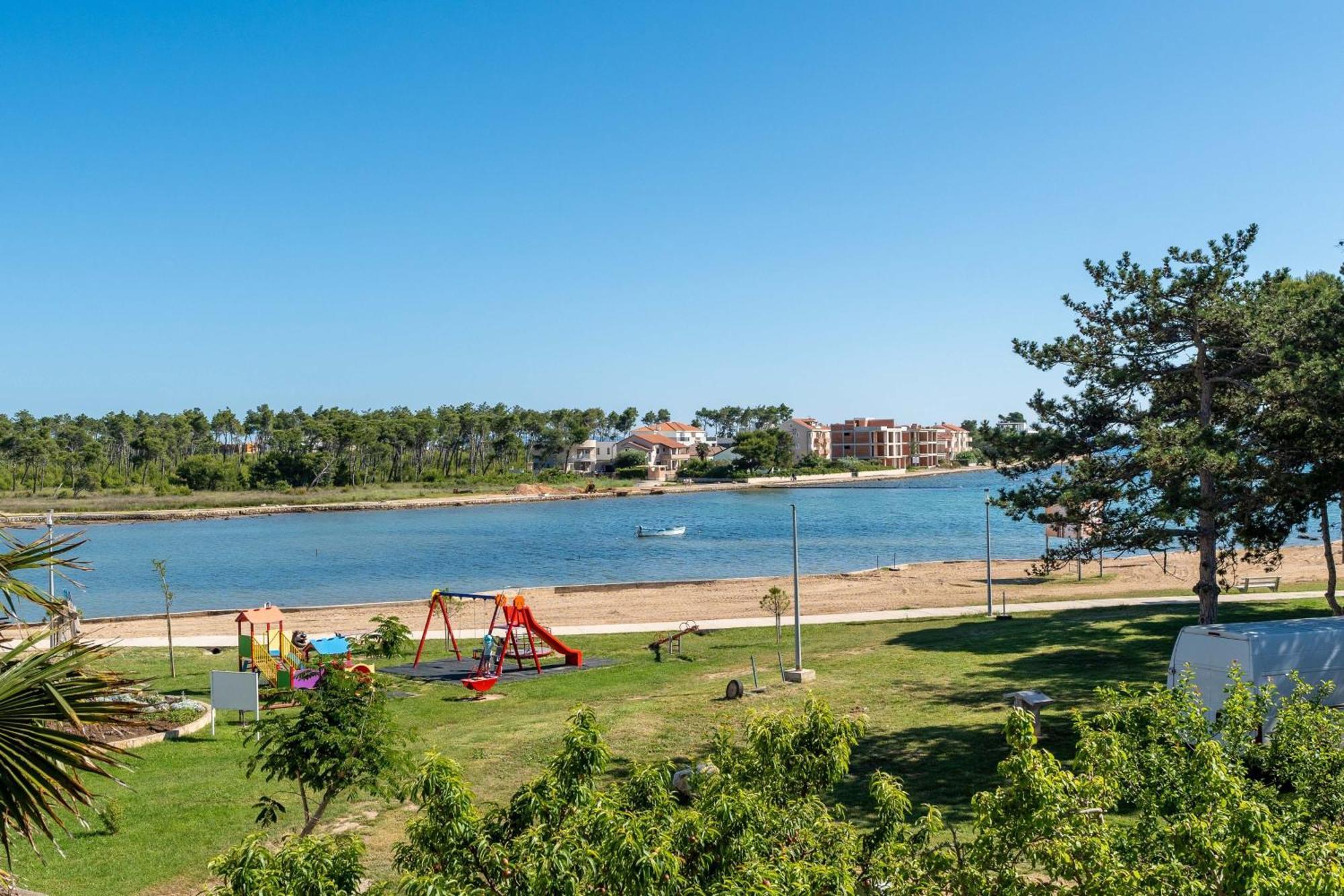 Apartments By The Sea Privlaka, Zadar - 666 Экстерьер фото