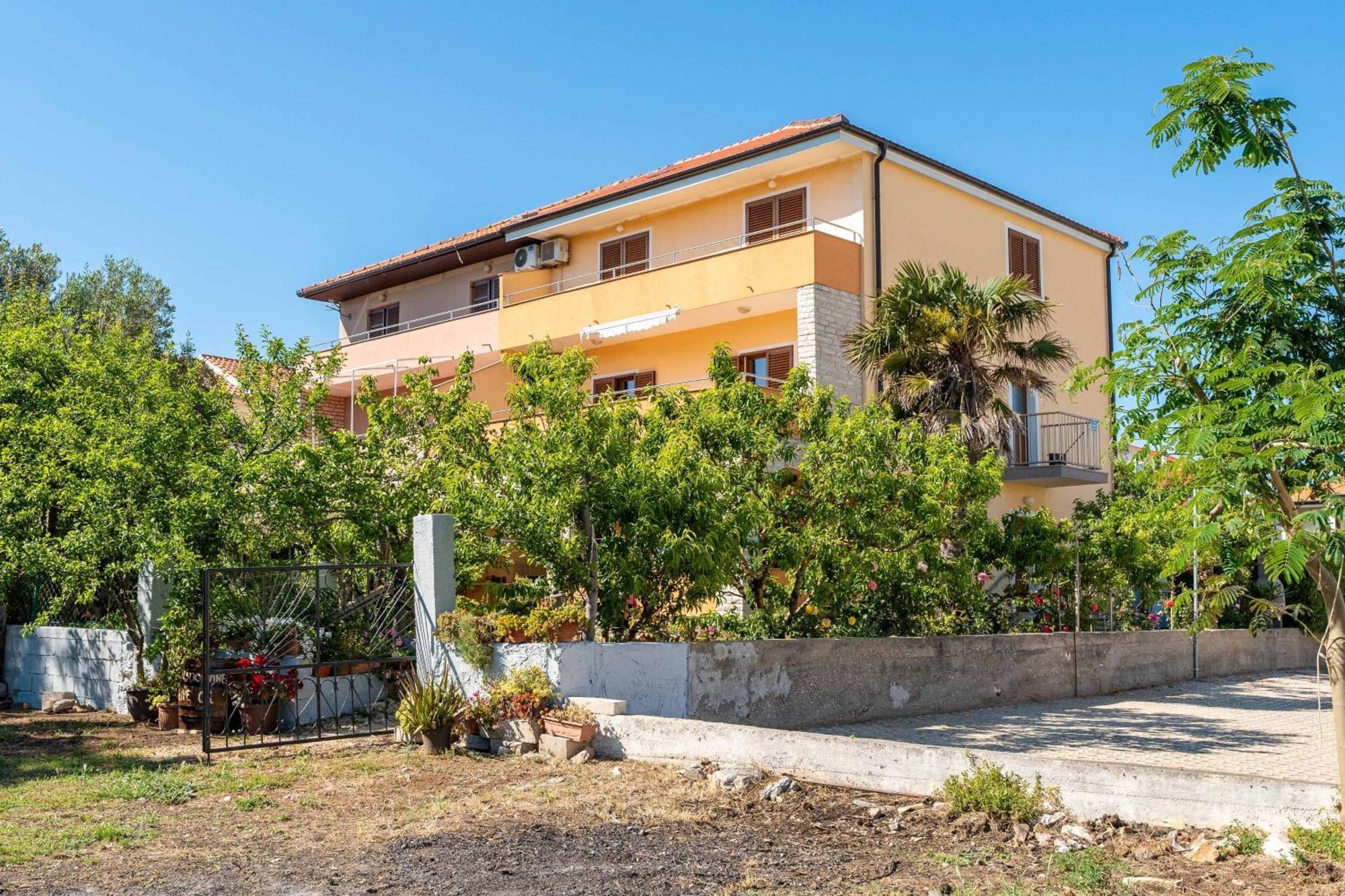 Apartments By The Sea Privlaka, Zadar - 666 Экстерьер фото